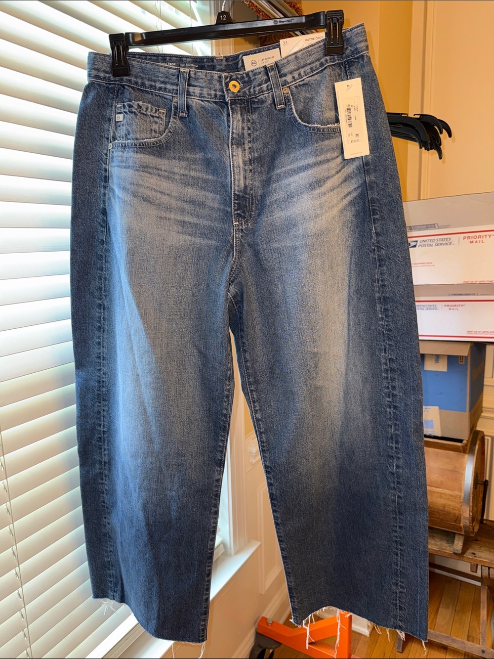 AG Adriano Goldschmied Hattie Crop High-Rise Barrel Light Blue Denim